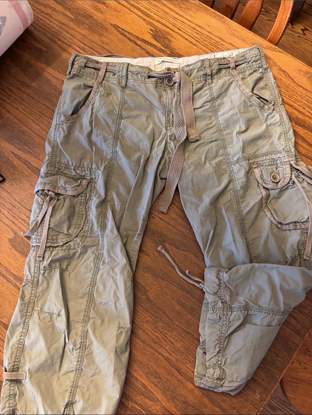 Y2K Abercrombie & Fitch Woman’s Olive Green Cargo Pants with Drawstring
